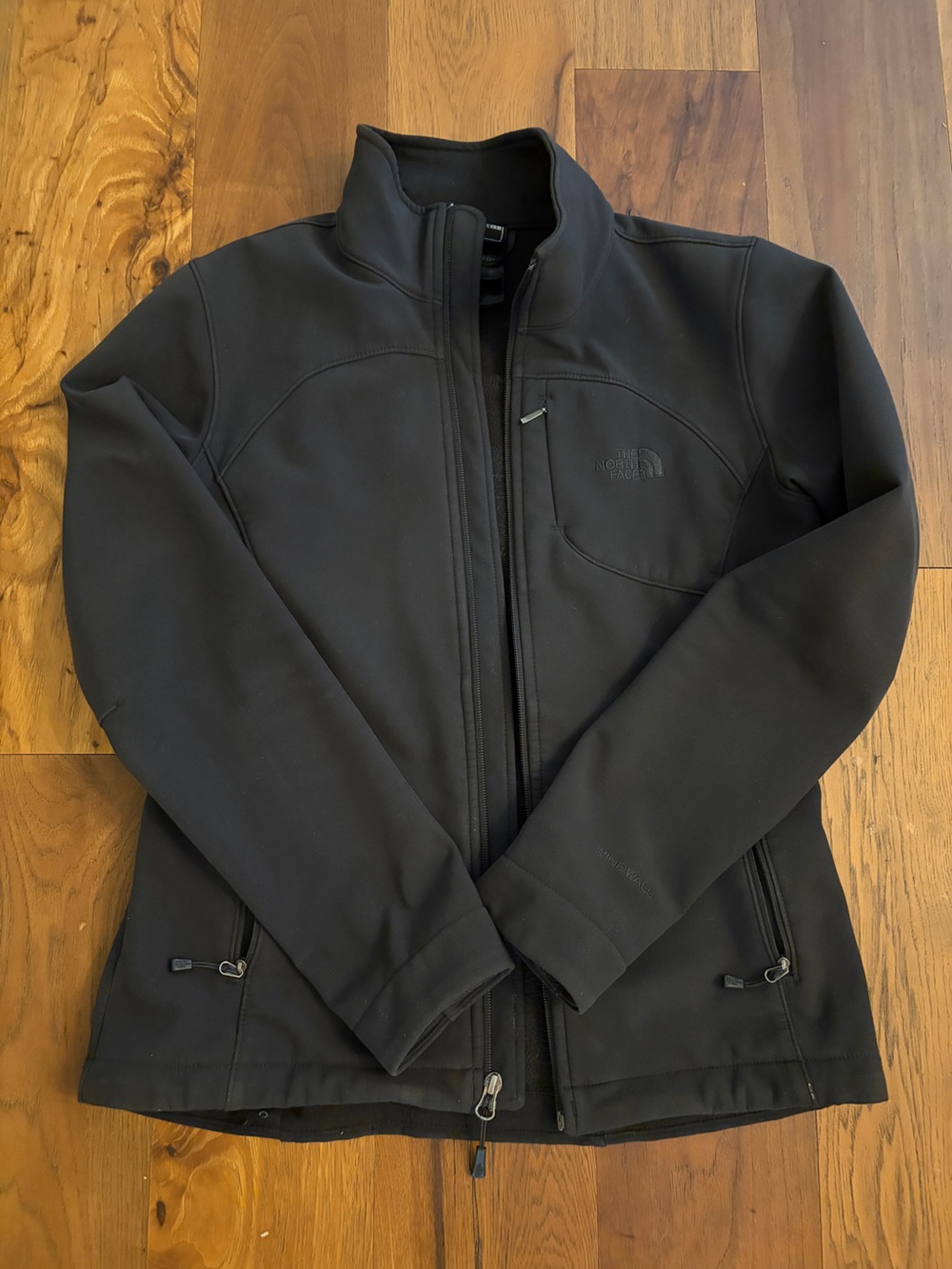 The North Face Women’s Windwall Black Performance Softshell Jacket
